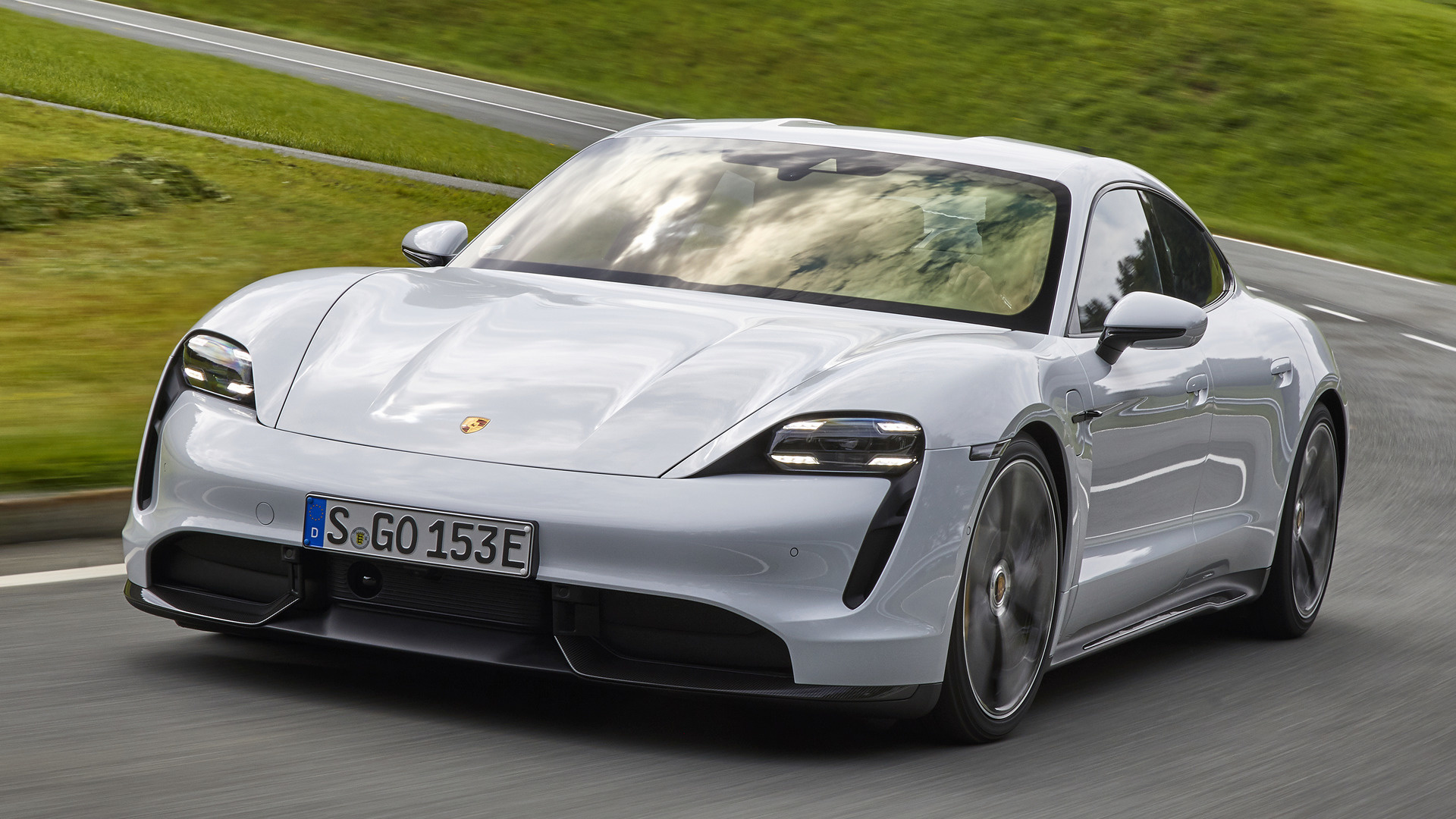 Mengurangi Beban Kognitif Pengemudi dengan Desain Interior Porsche